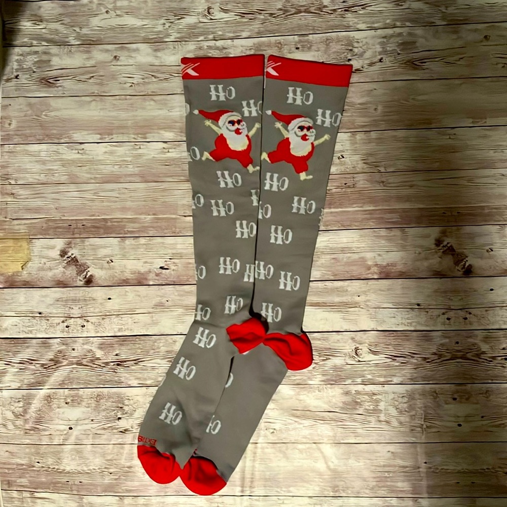 Xersion Santa Claus Socks Unisex One Size New Without Tags